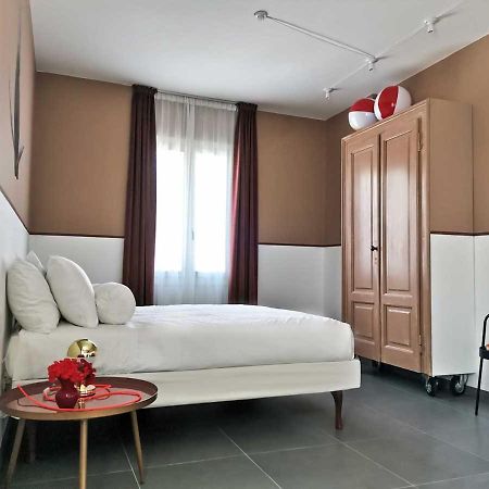 Casa Sebina - Your Design Home On The Lake - 3 Bathrooms 3 Bedrooms デセンツァーノ・デル・ガルダ エクステリア 写真