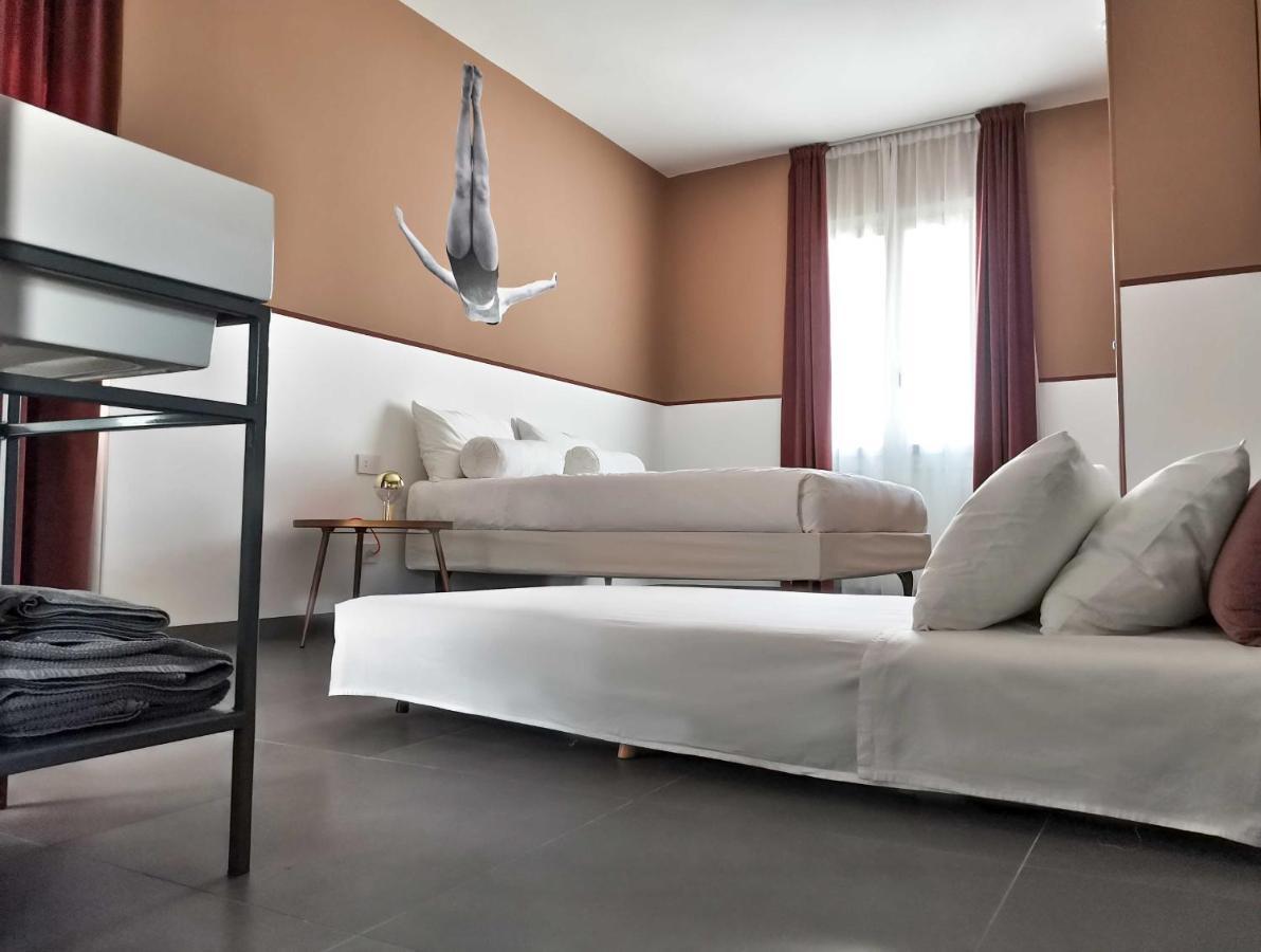 Casa Sebina - Your Design Home On The Lake - 3 Bathrooms 3 Bedrooms デセンツァーノ・デル・ガルダ エクステリア 写真