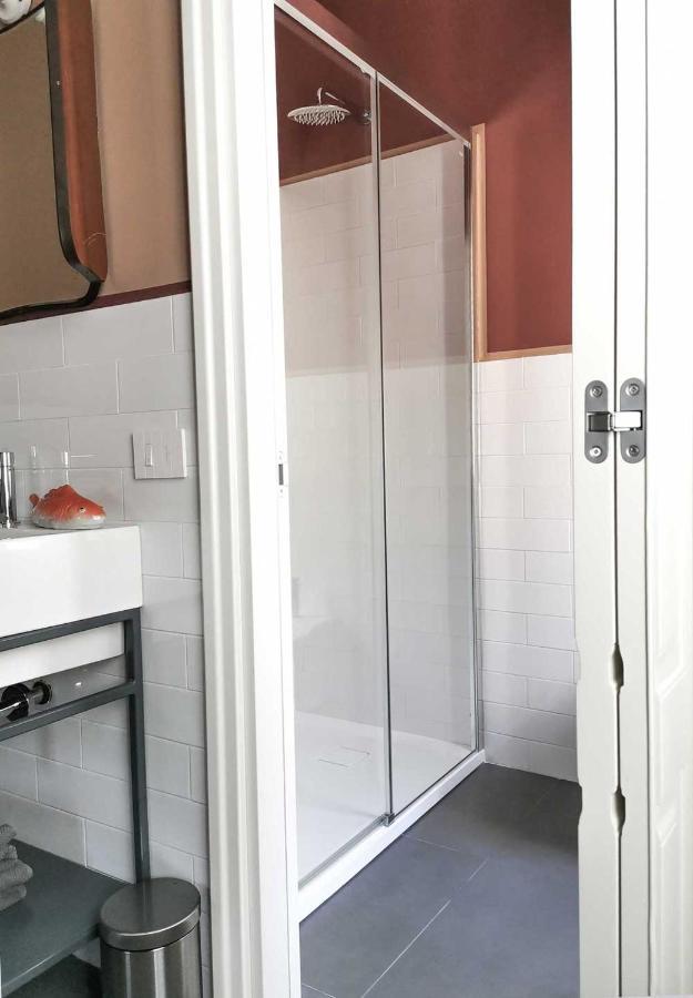 Casa Sebina - Your Design Home On The Lake - 3 Bathrooms 3 Bedrooms デセンツァーノ・デル・ガルダ エクステリア 写真