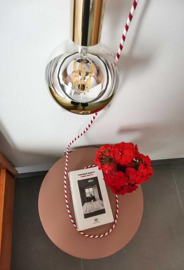 Casa Sebina - Your Design Home On The Lake - 3 Bathrooms 3 Bedrooms デセンツァーノ・デル・ガルダ エクステリア 写真