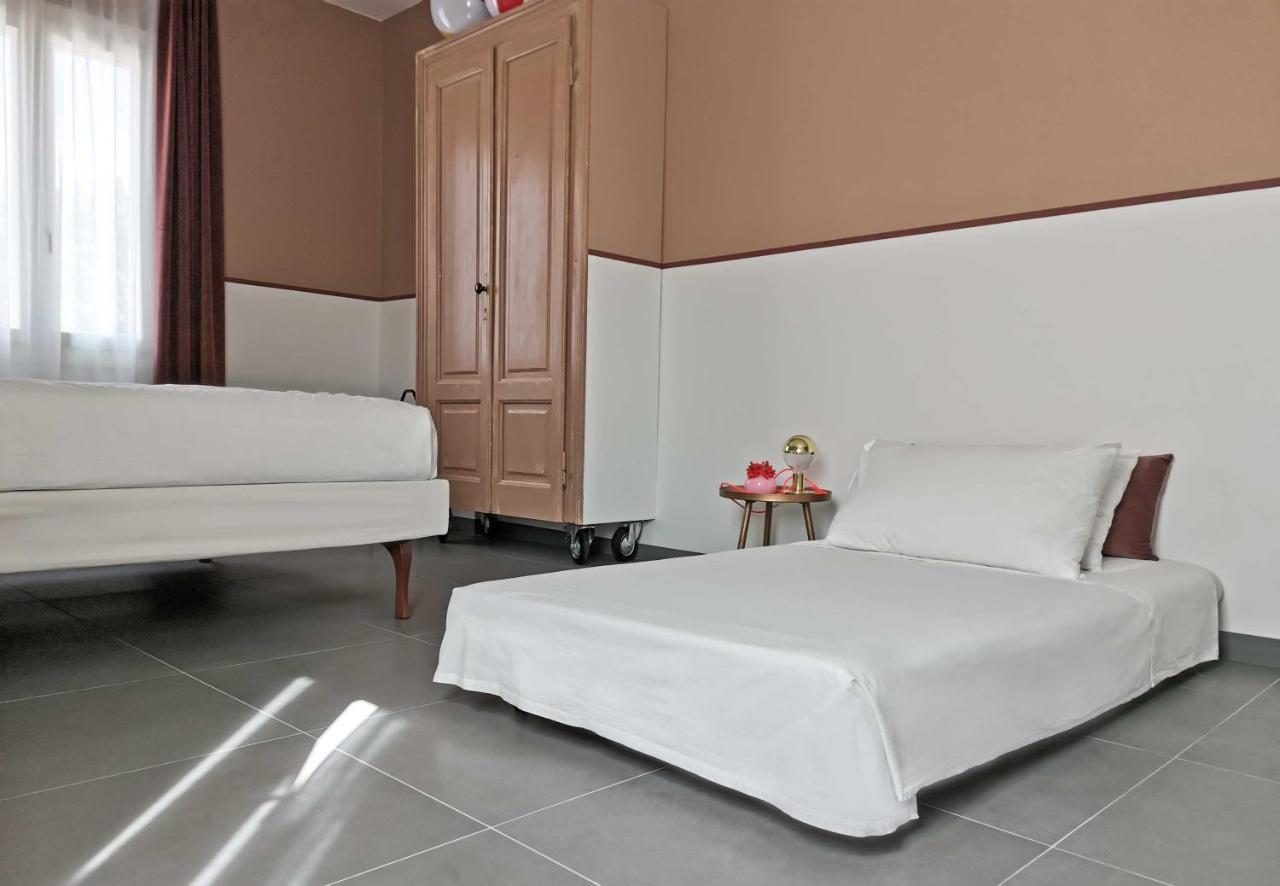 Casa Sebina - Your Design Home On The Lake - 3 Bathrooms 3 Bedrooms デセンツァーノ・デル・ガルダ エクステリア 写真