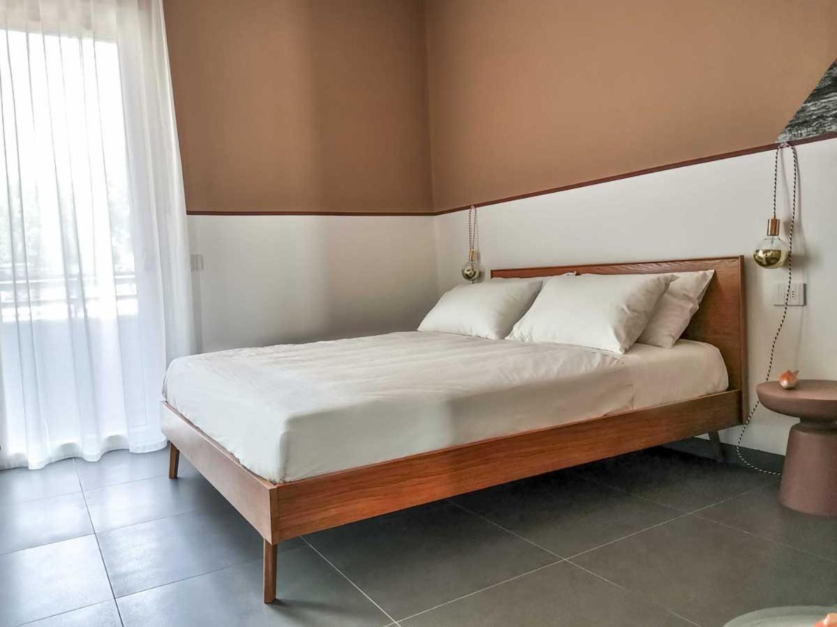 Casa Sebina - Your Design Home On The Lake - 3 Bathrooms 3 Bedrooms デセンツァーノ・デル・ガルダ エクステリア 写真
