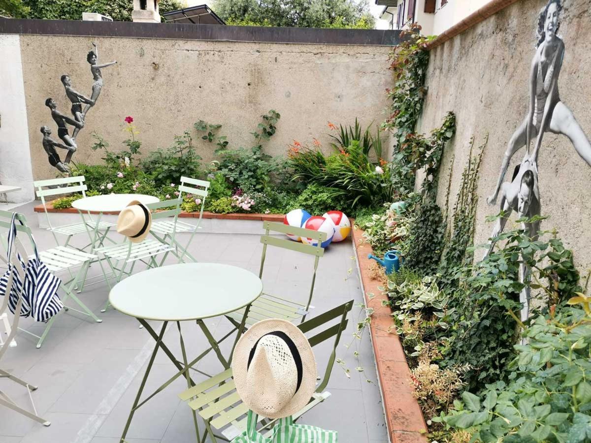 Casa Sebina - Your Design Home On The Lake - 3 Bathrooms 3 Bedrooms デセンツァーノ・デル・ガルダ エクステリア 写真